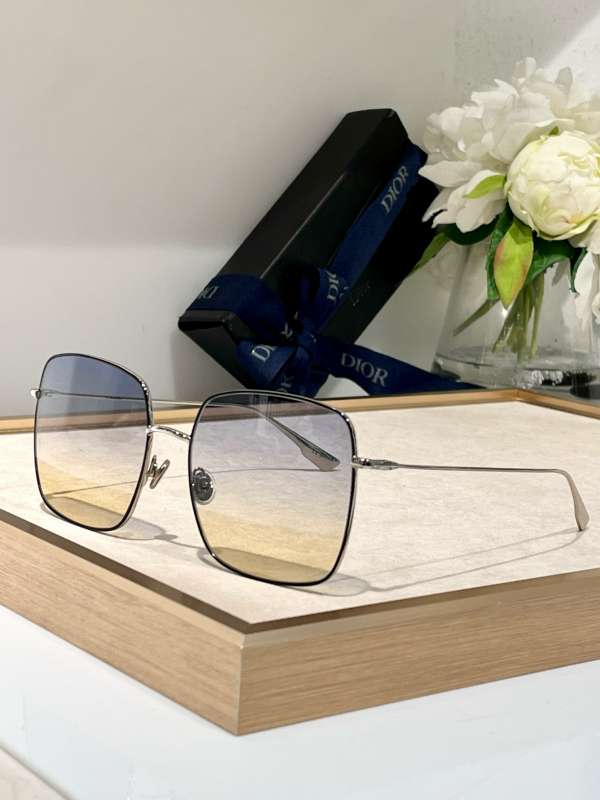 Picture of Dior Sunglasses _SKUfw55708443fw